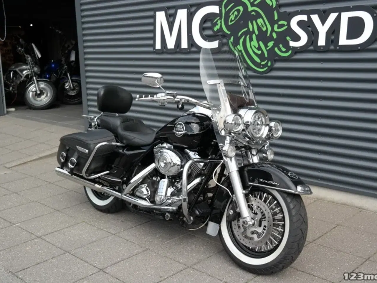 Billede 2 - Harley-Davidson FLHRC Road King Classic MC-SYD       BYTTER GERNE