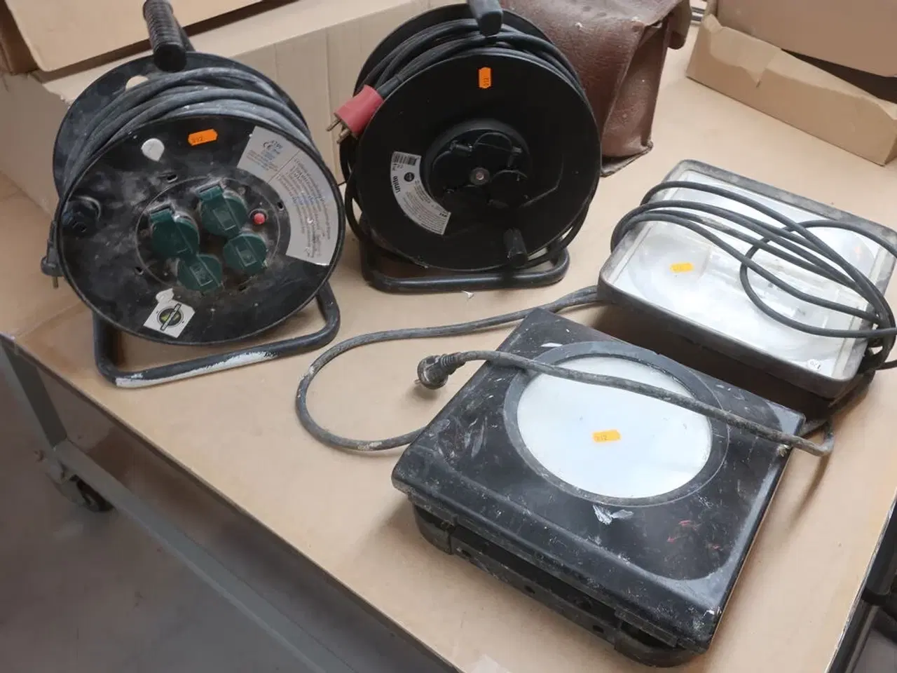 Billede 1 - 2 stk. kabeltromler og 2 stk. lamper
