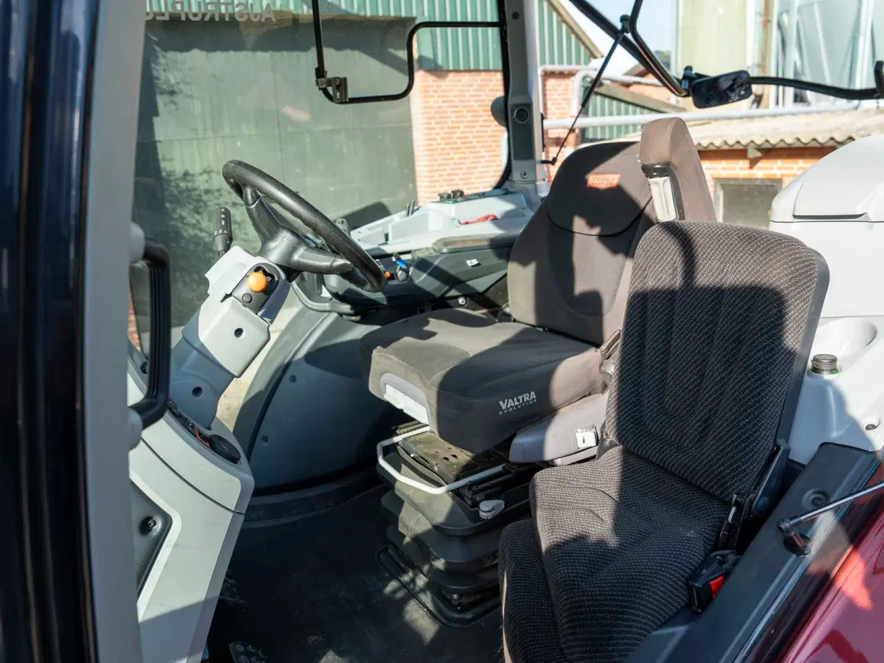 Billede 7 - Valtra T214 med GPS Årgang 2020 - 2960 timer