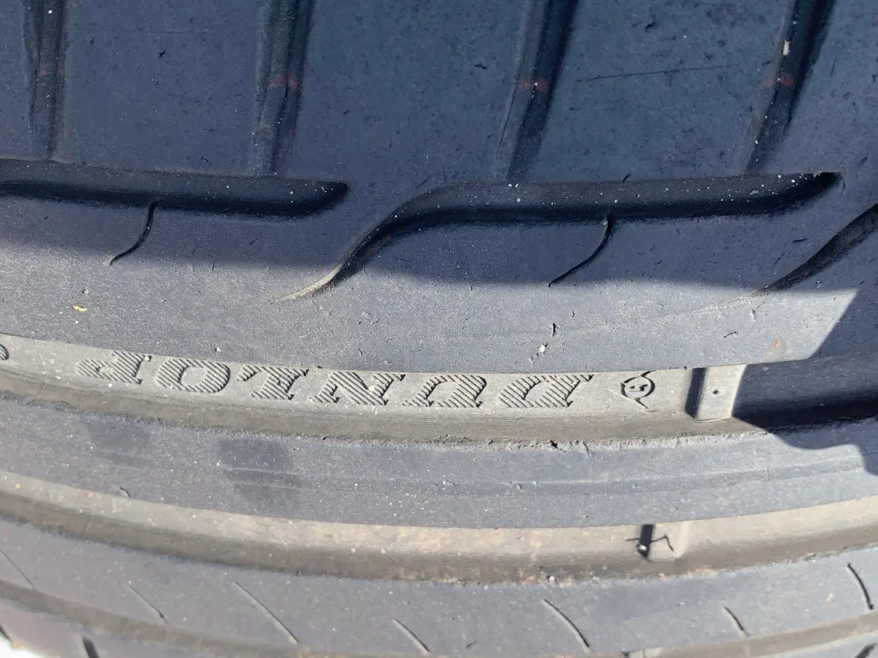 Billede 2 - Fælg og dæk som passer til en Golf 7