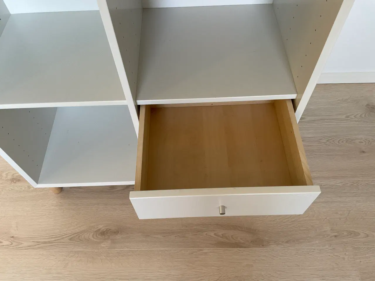 Billede 1 - Ilva Boxmodul med 3 skuffer og TV Bord i hvid