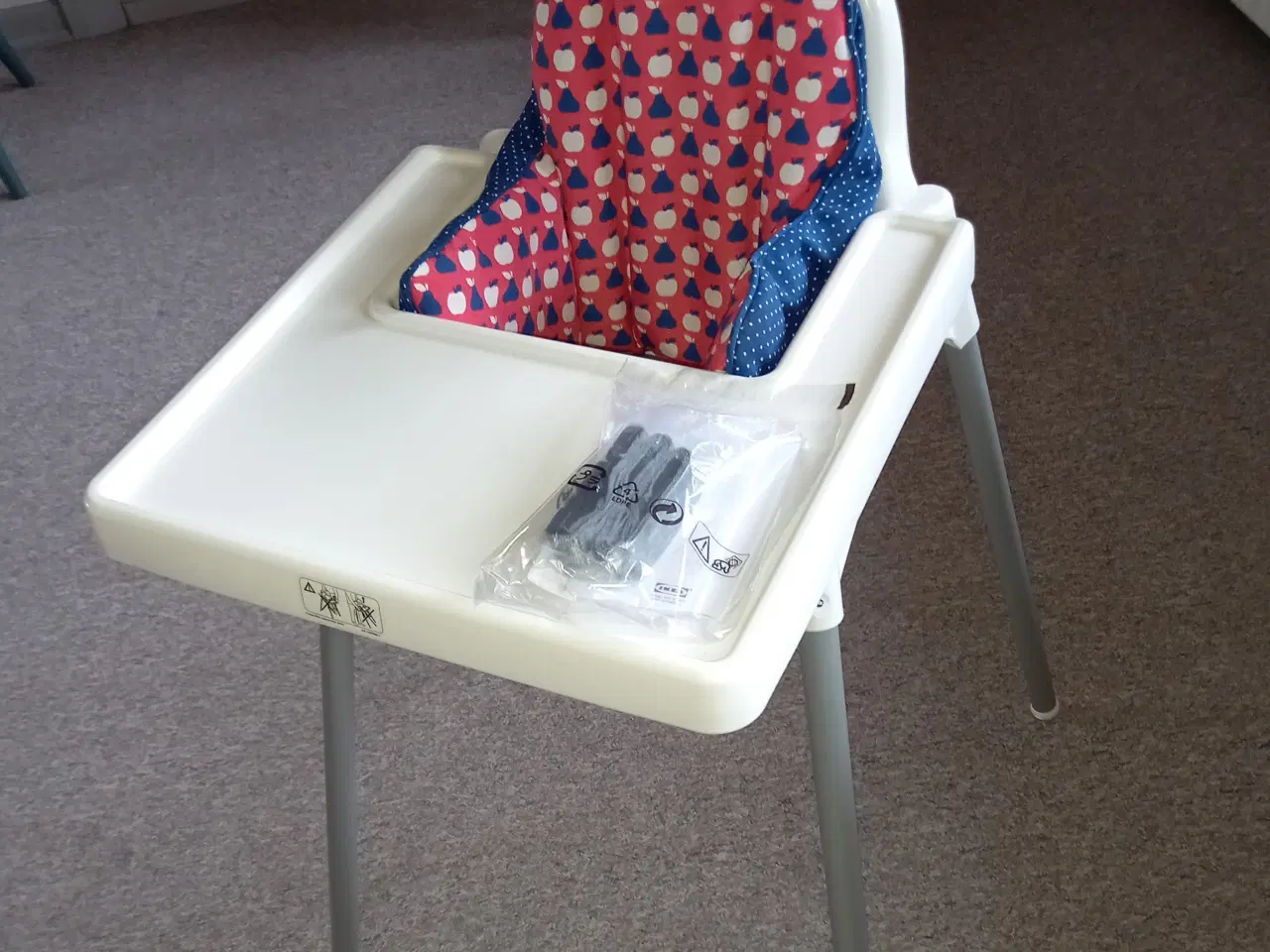 Billede 1 - IKEA Højstol kpl. Med bord og babypude.