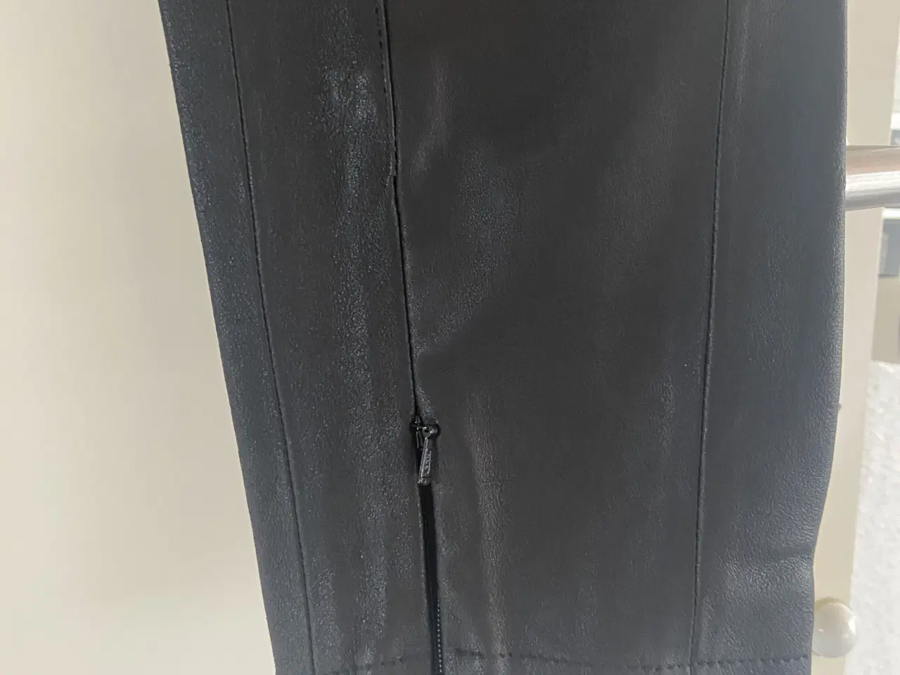 Billede 2 - Skindbukser depeche