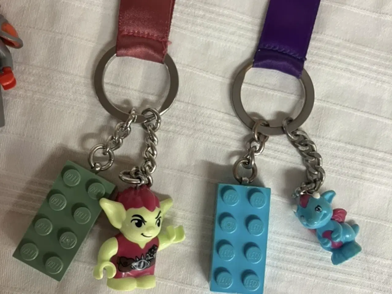 Billede 4 - 3 LEGO nøgleringe 