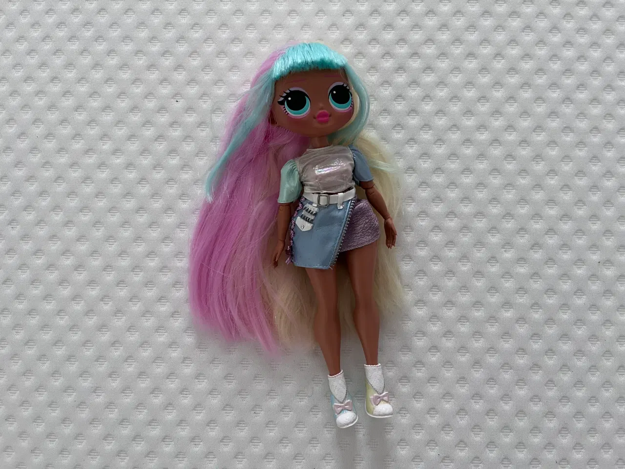 Billede 6 - L.O.L. Surprice Dukke med 3 farvet hår inkl. tilbe