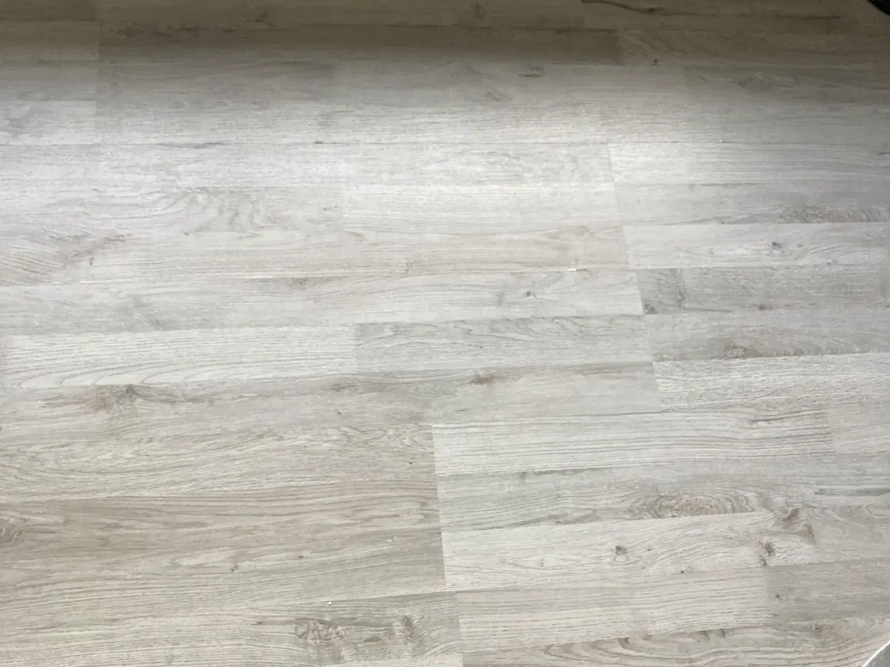 Billede 3 - Flot Laminat gulv.