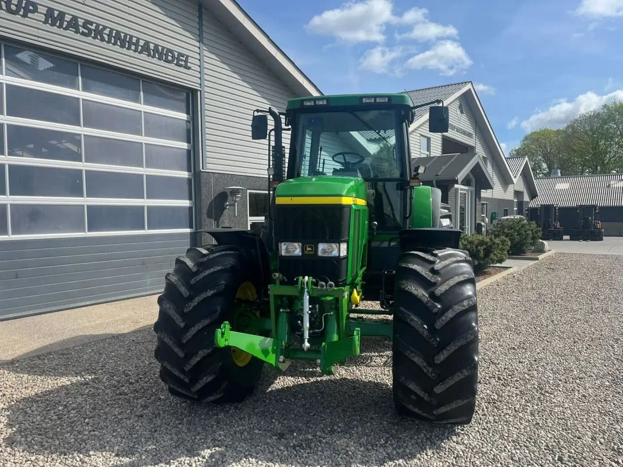 Billede 10 - John Deere 7710 8.1L motor, store hjul og frontlift. En ejeres velholdt gård traktor.