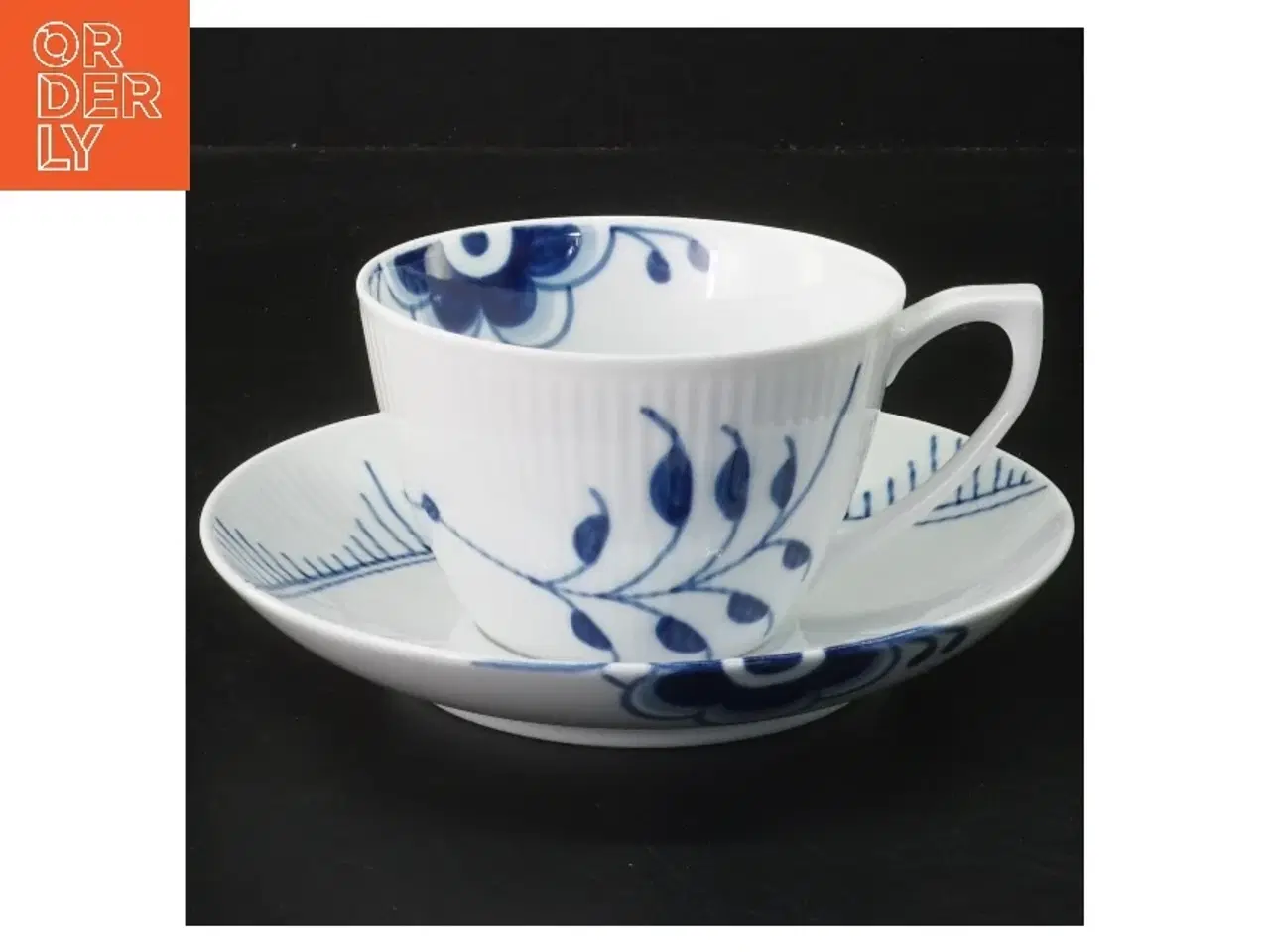 Billede 1 - Mega mussel porcelæns tekop og underkop fra Royal Copenhagen (str. Ø 10 & 16 cm)