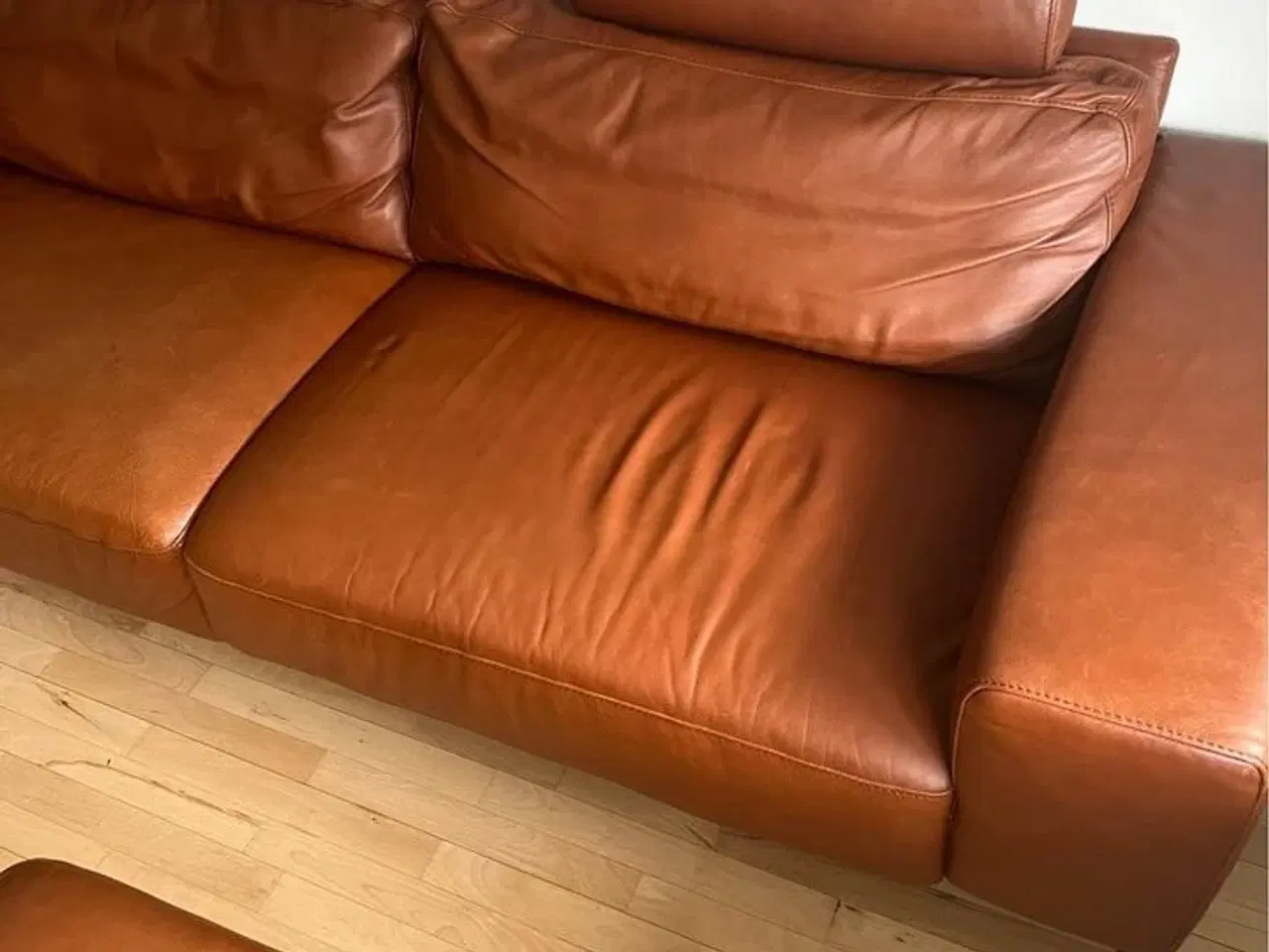 Billede 5 - Ilva sofa i læder med puf 