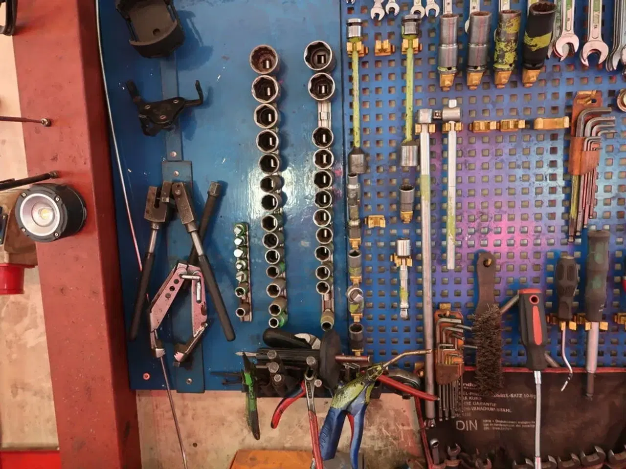 Billede 4 - Værktøjstavle med indhold