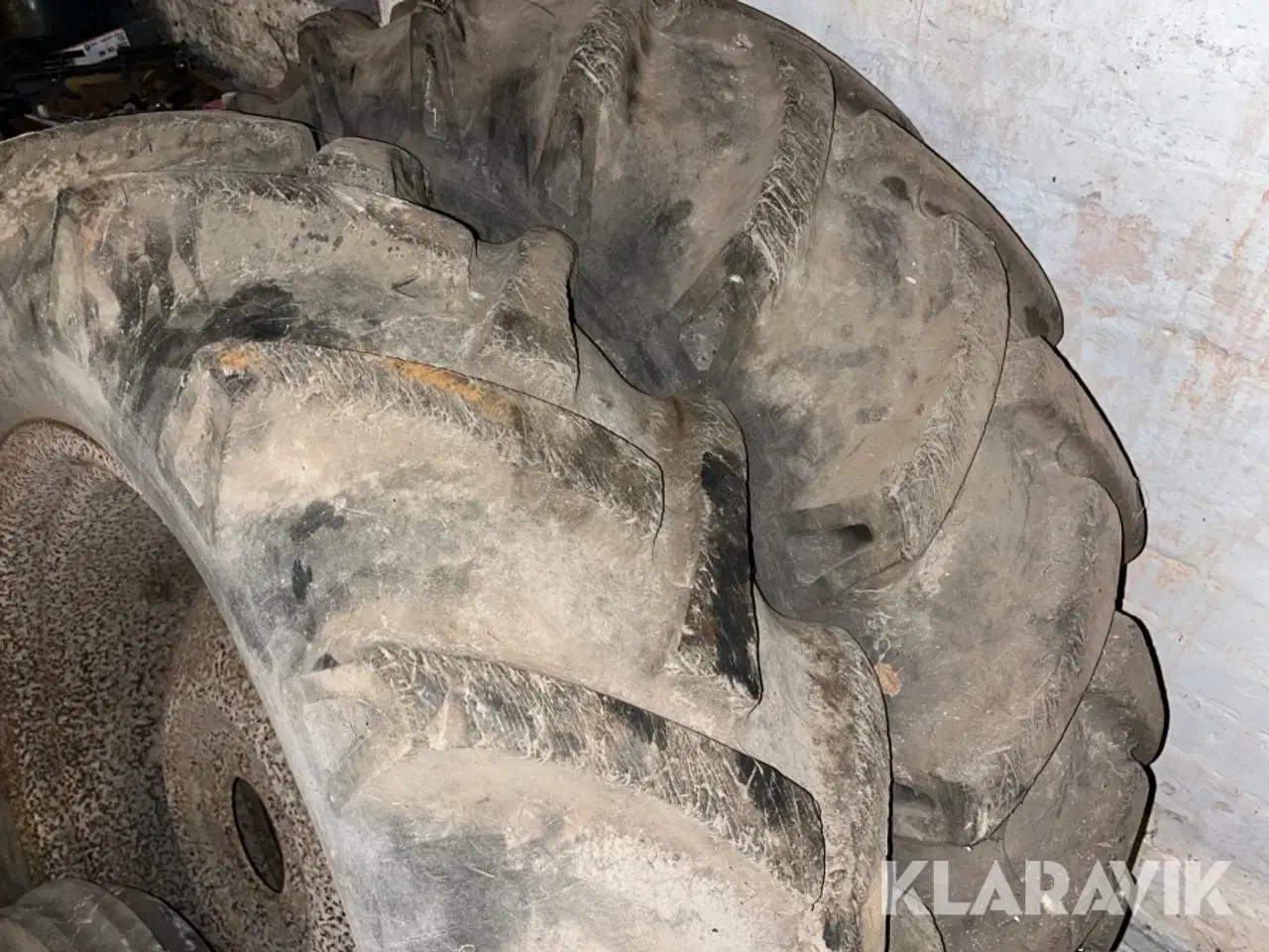 Billede 10 - Traktordæk fra Grå MF - 4 styk