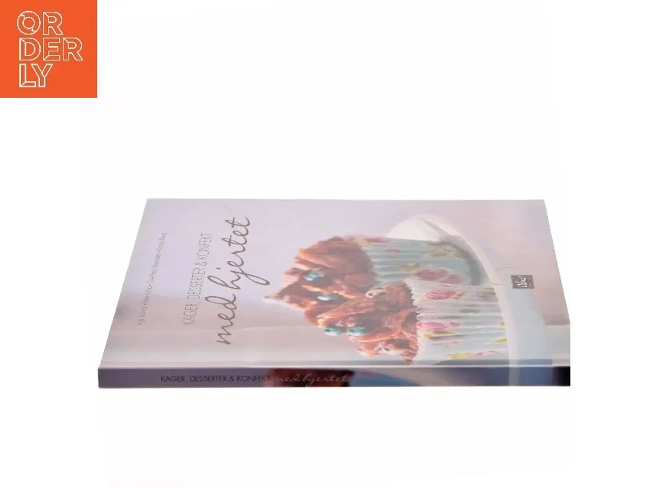 Billede 2 - Kager, Desserter & Konfekt med hjertet af Inge Skovdal (Bog)