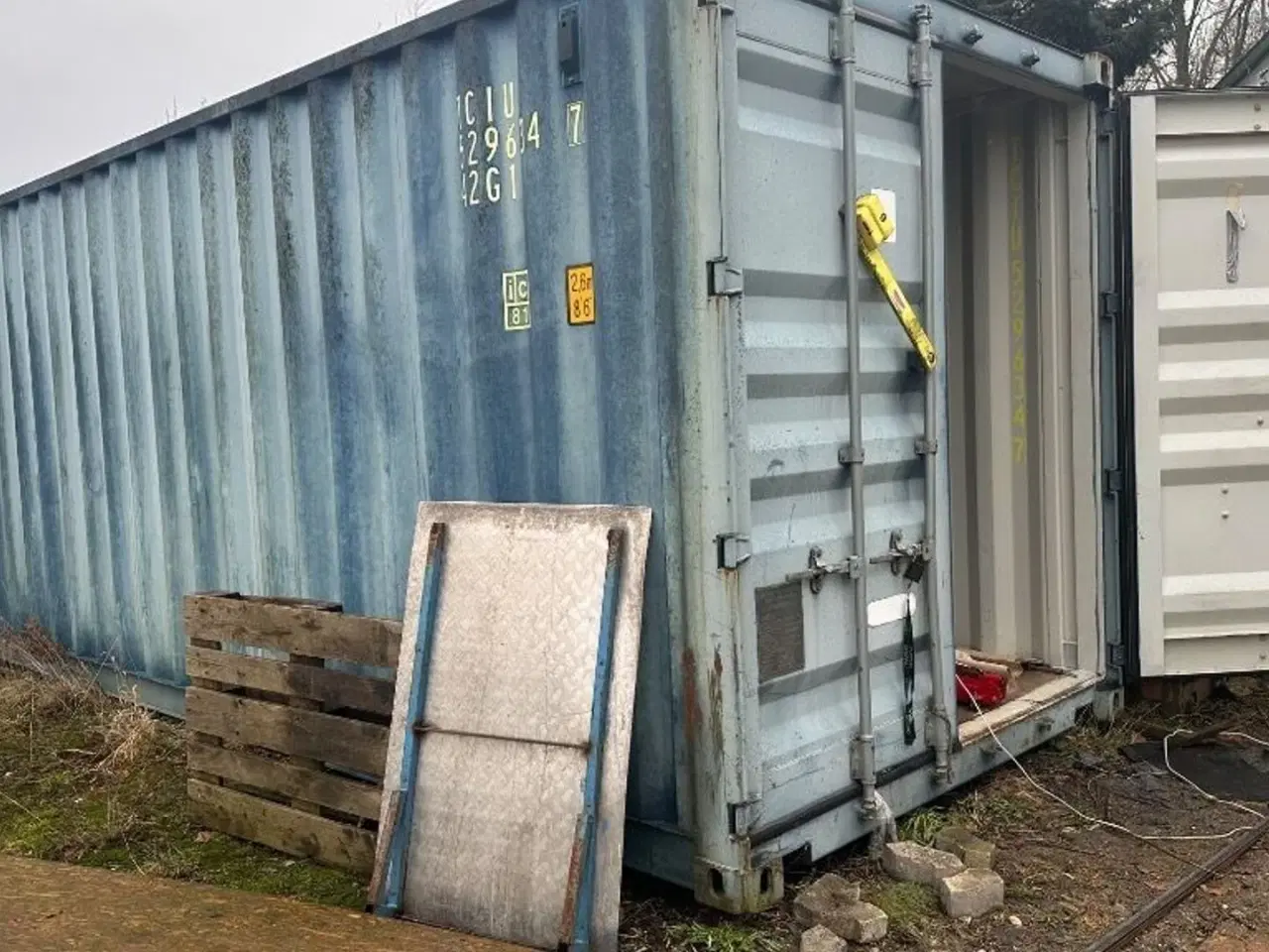 Billede 1 - Container med ubrugt auto dele