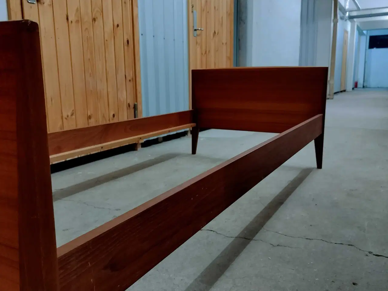 Billede 4 - Flotte teak senge