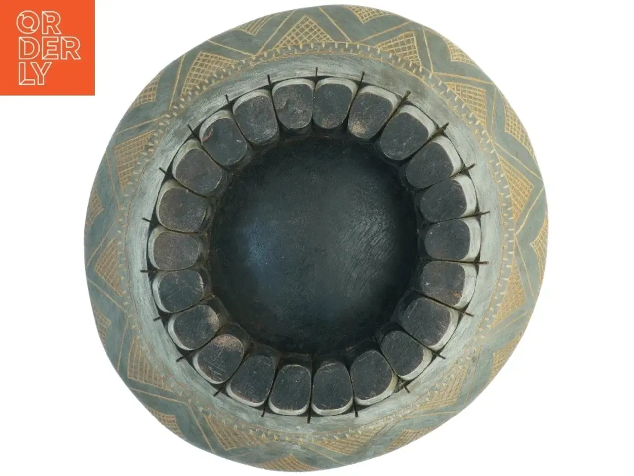 Billede 4 - Træskål med udskæringer (str. Diameter 35 cm h 13,5 cm)