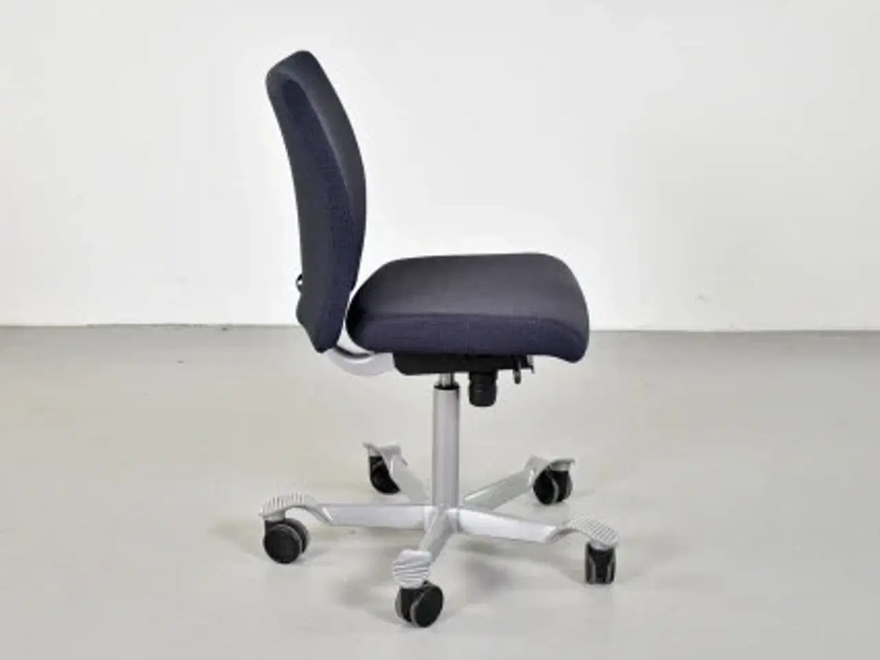 Billede 4 - Häg h04 kontorstol med sort/blå polster og gråt stel