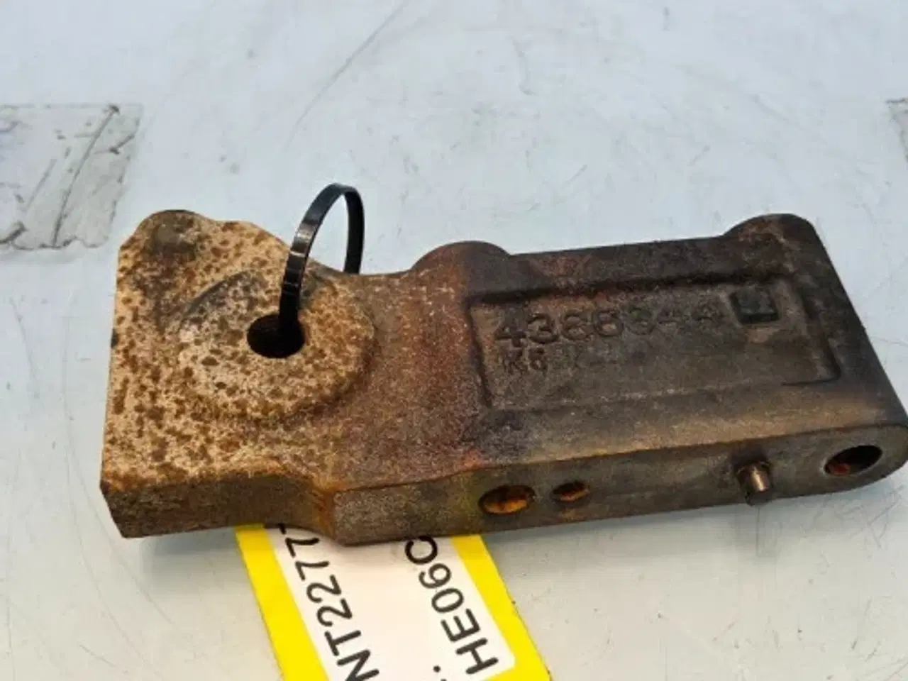 Billede 5 - Valtra  S394   Beslag LH   4386844M2