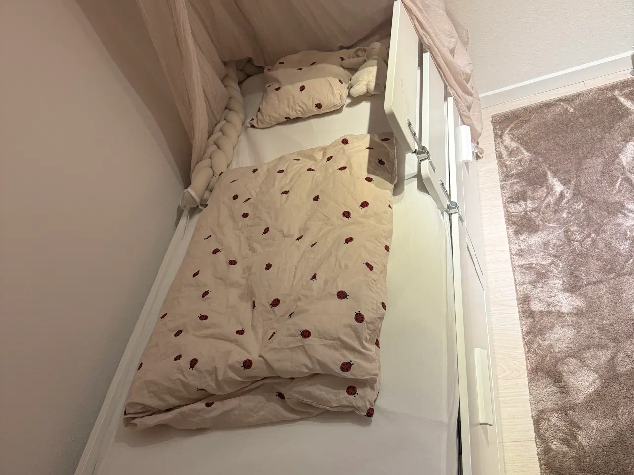 Billede 1 - Senge fra ikea, slet ıkke brugt.