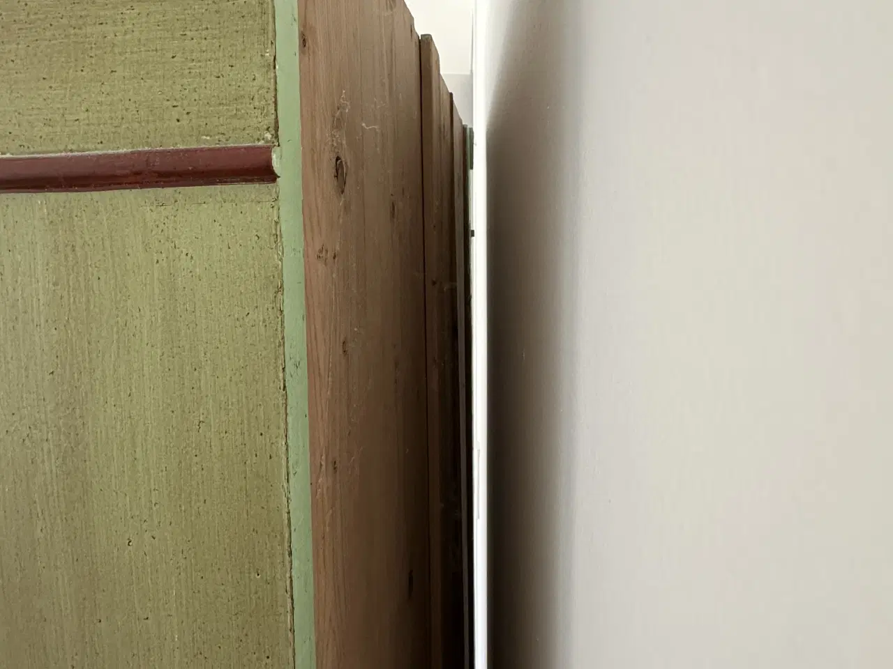 Billede 3 - Flot malet karlekammerskab 