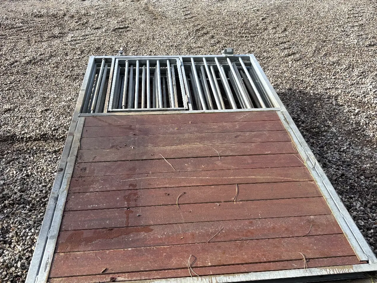 Billede 3 - Hestebokse i hårdttræ sælges