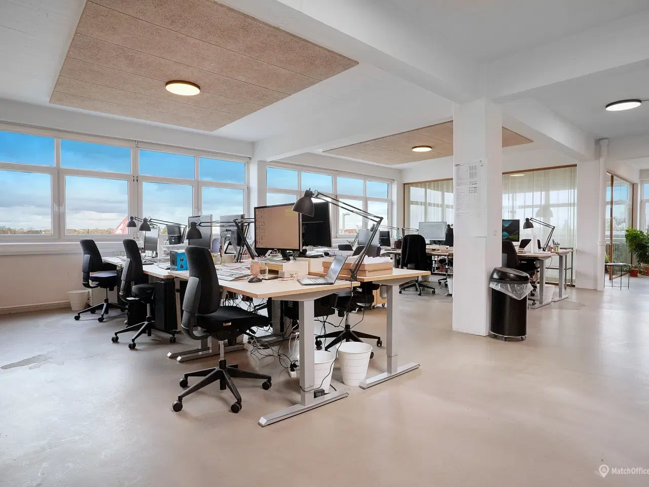 Billede 2 - Centralt beliggende ejendom med synlig facade mod Herlev Hovedgade