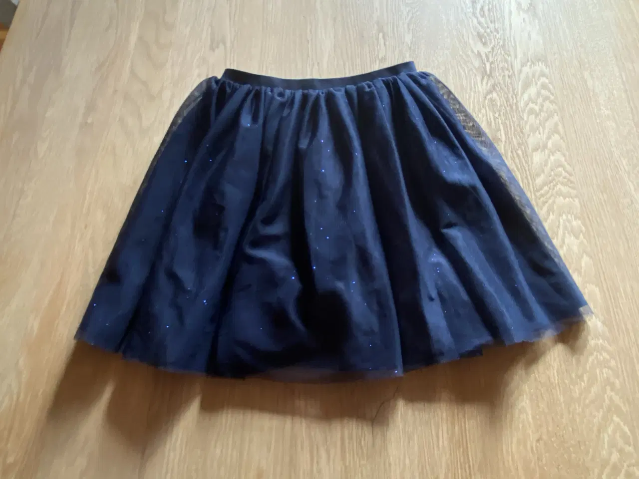 Billede 4 - Kjole med bælte, lange ærmer. Str. 134