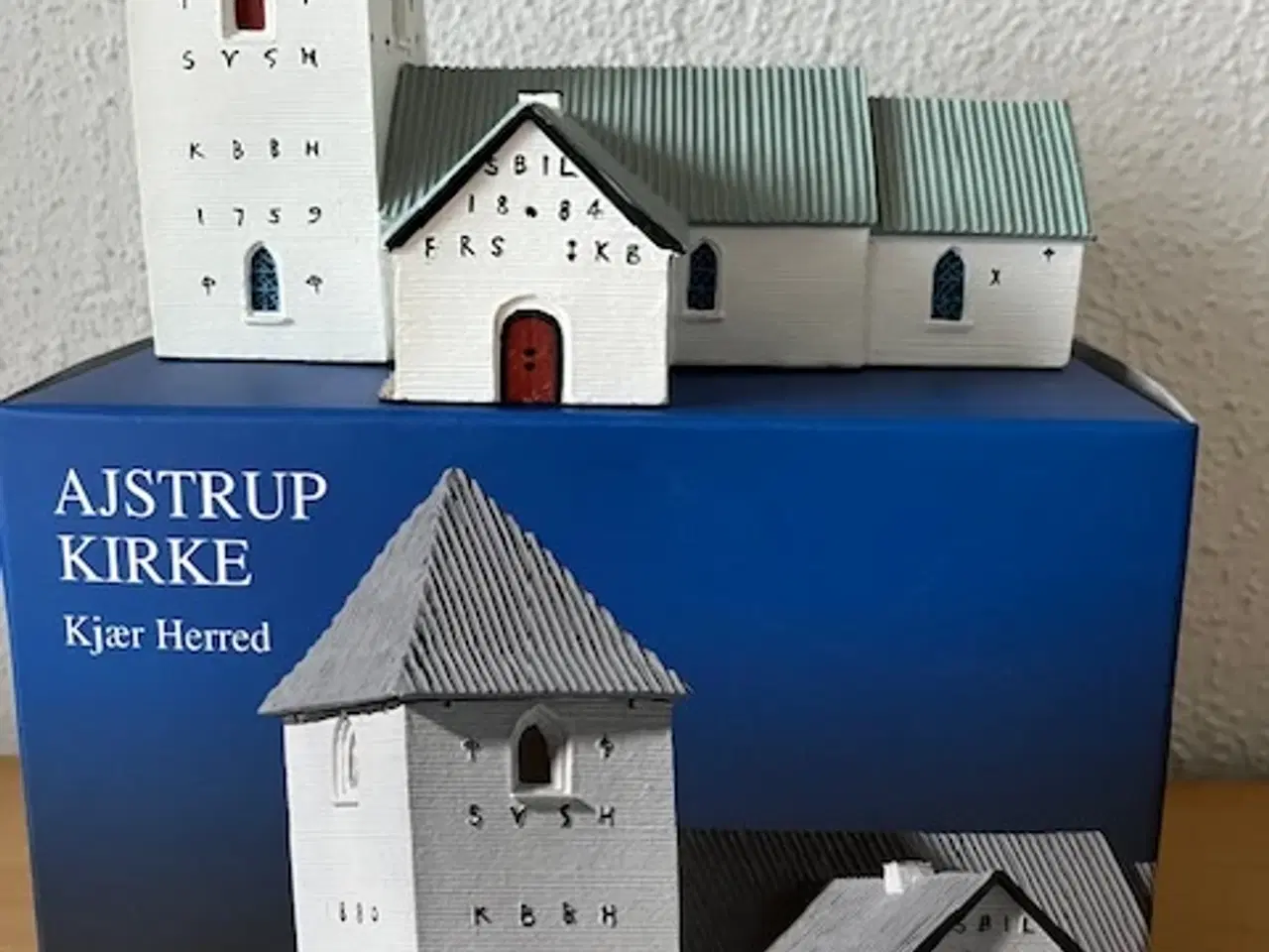 Billede 1 - Trip Trap Model Hus Ajstrup Kirke