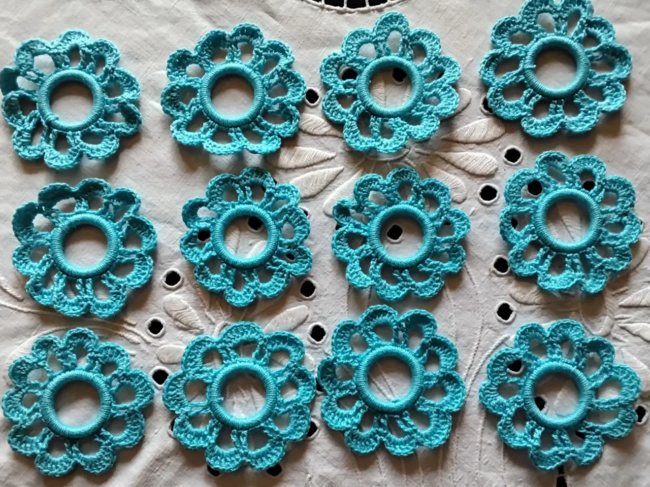 Billede 4 - 6 stk  + 12 stk servietringe / lysmanchetter - nye