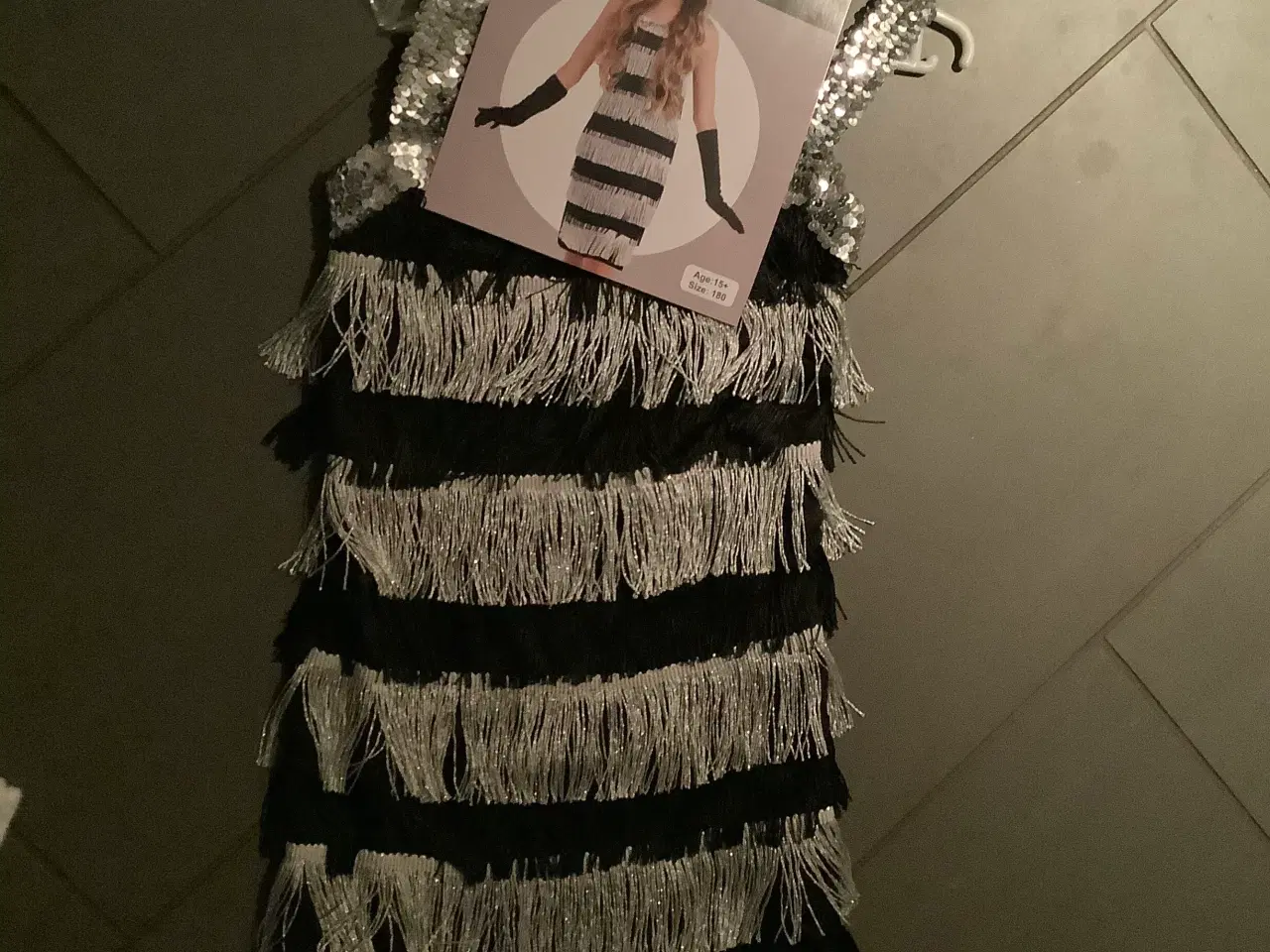 Billede 2 - Fastelavn/udklædning - ny i emballage