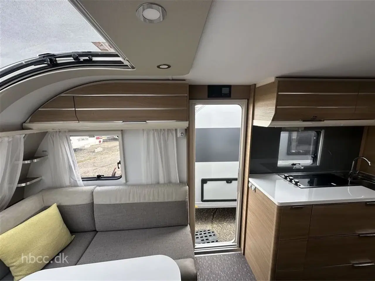 Billede 3 - 2020 - Adria Adora 593 UP ALDE   Adria Adora 593 UP (2020) – Rummelig familievogn med ALDE, mover, markise &amp; lufttelt