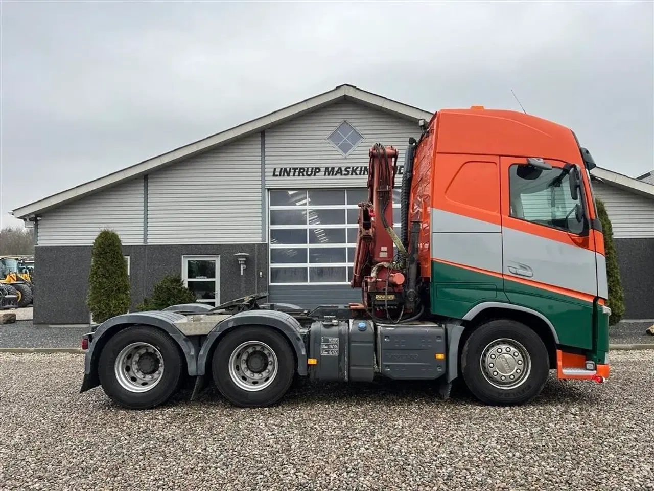 Billede 11 - Volvo FH 500 6x4 med tandemløft og aftagelig HMF 1150 kran+ 2 strengs hydraulik