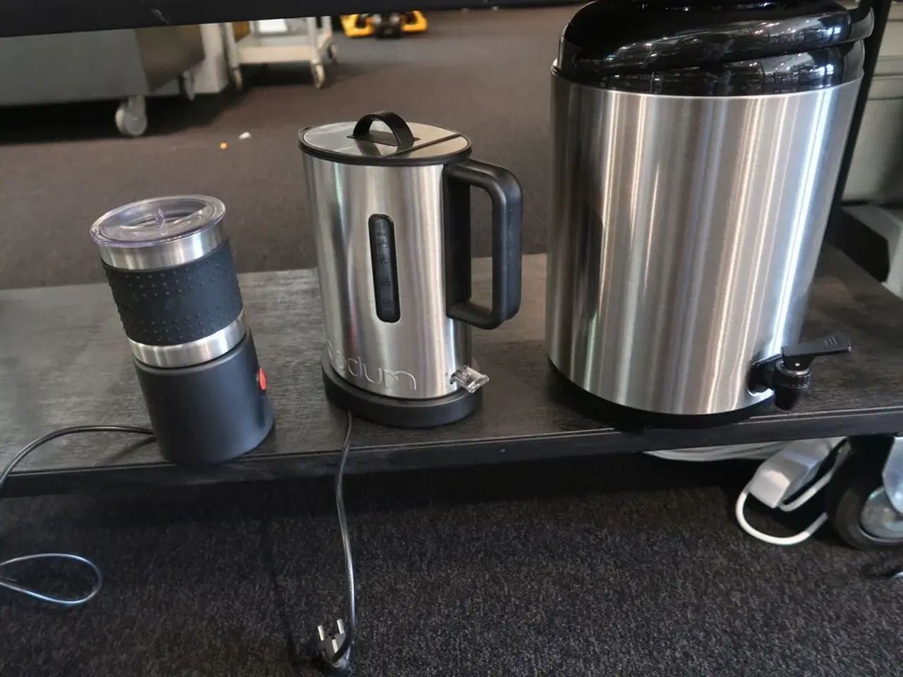 Billede 1 - Mælkeskummer, el-kedel og dispenser