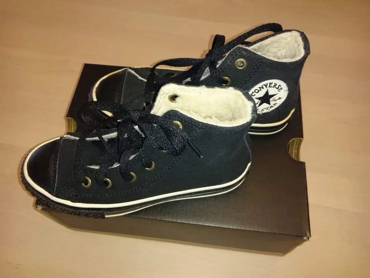 Billede 3 - Nye Converse barsket støvle str 30/31