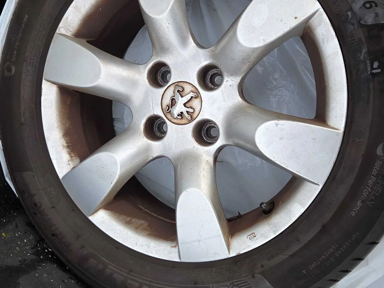 Billede 3 - Sommerdæk på alufælge