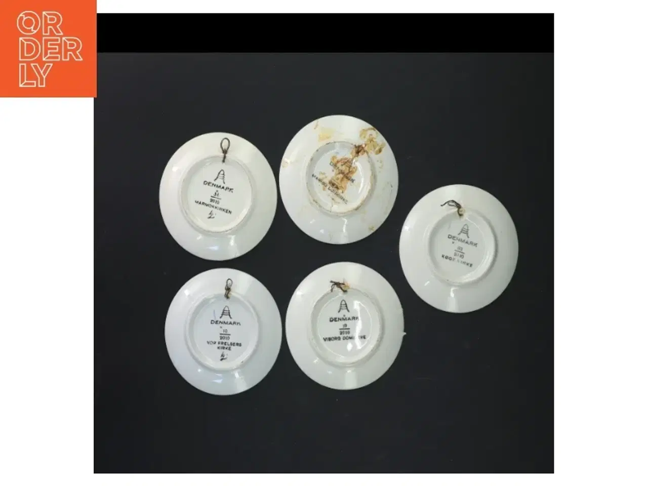 Billede 5 - Små dekorative tallerkener med blå motiver (str. Ø. 8,5 cm. 5 styk) fra Aluminia