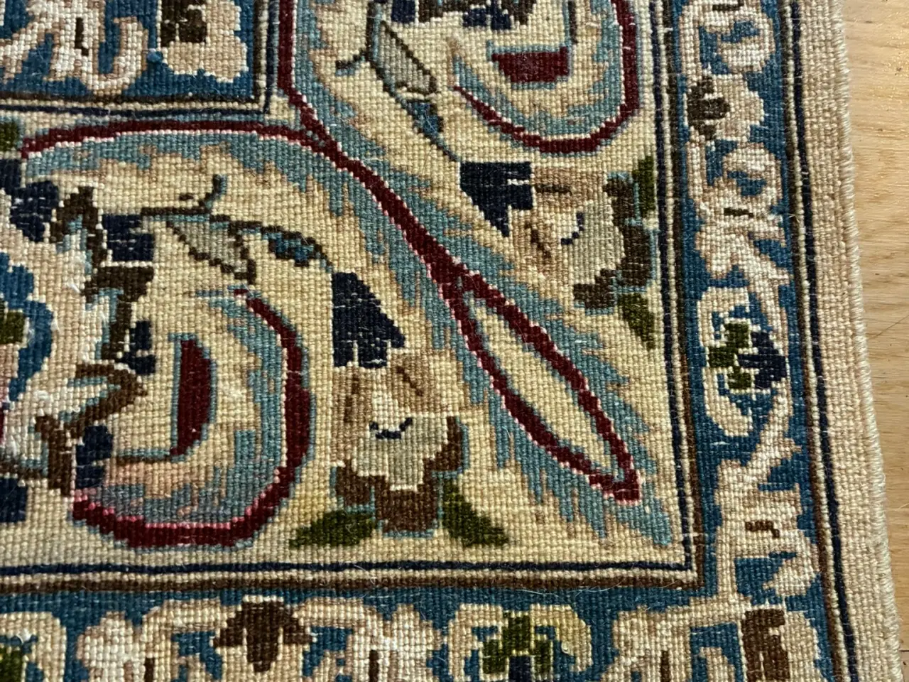 Billede 5 - Persisk tæppe med blomstermønster