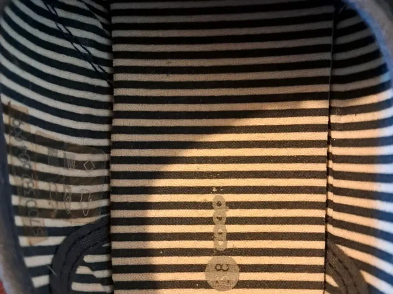 Billede 10 - Mørkeblå canvas-sneakers fra Coop – str. 38