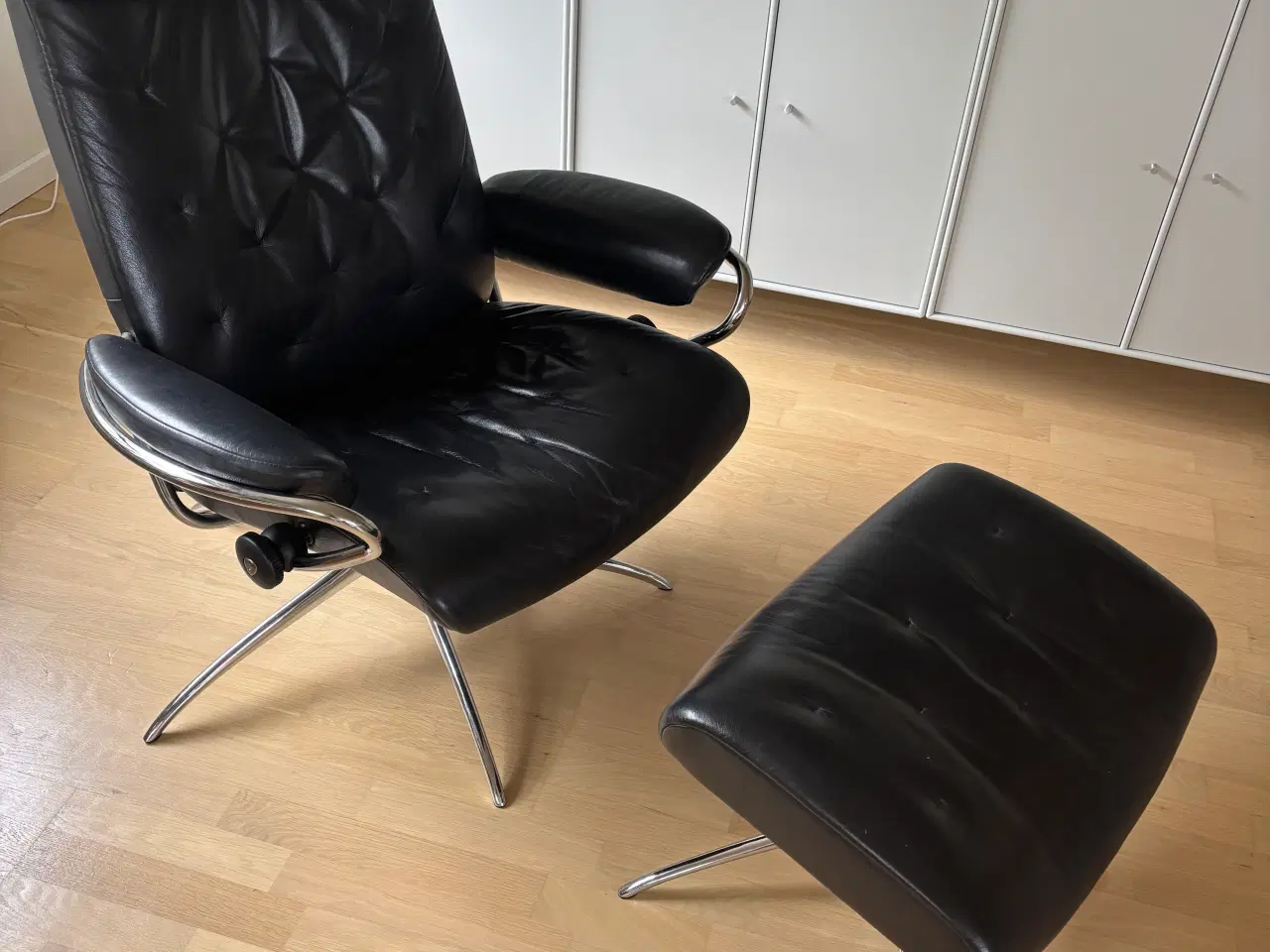 Billede 1 - Stressless stol og skammel