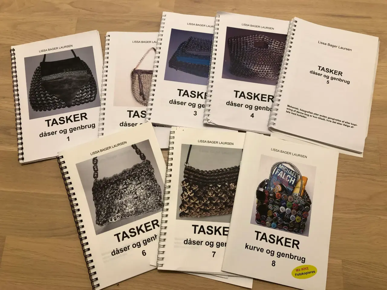 Billede 1 - Hæklebøger af dåseringe