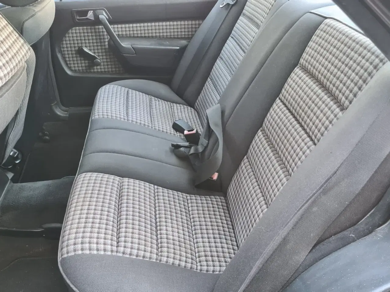 Billede 17 - Mercedes 190 E 1,8 Sportline aut.