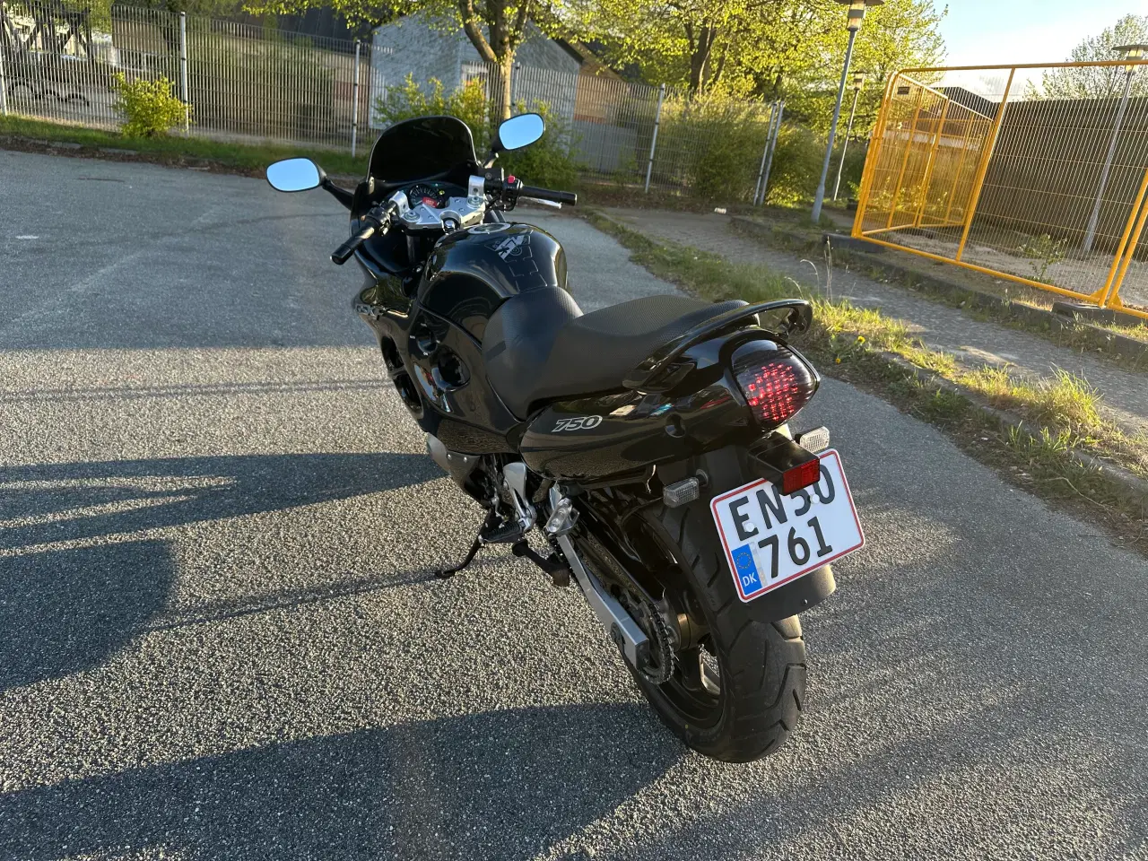 Billede 6 - 🏍️ Suzuki GSX750F – NYSYNET & NYSERVICERET – KLAR