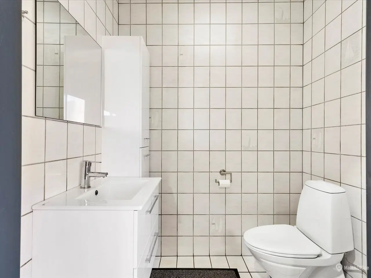 Billede 14 - Bilforretning med meget udenomsplads