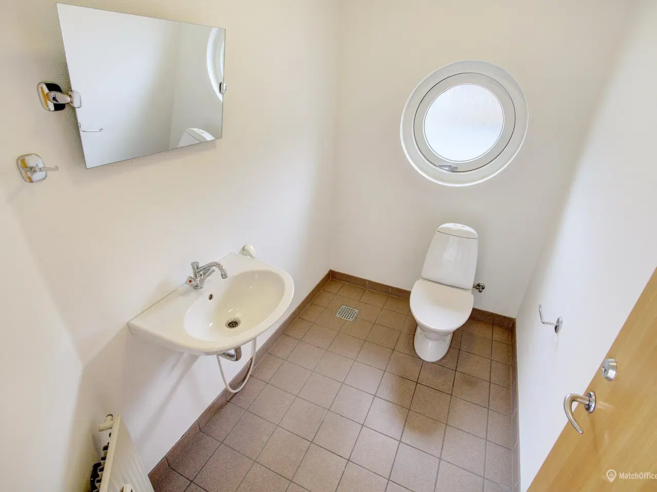 Billede 9 - Præsentabel ejendom få minutters kørsel fra E47/E20 afkørsel 30