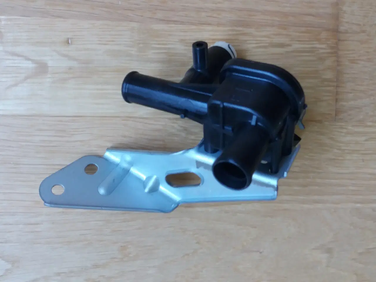 Billede 3 - Ventil for varmappart Toyota MR2 