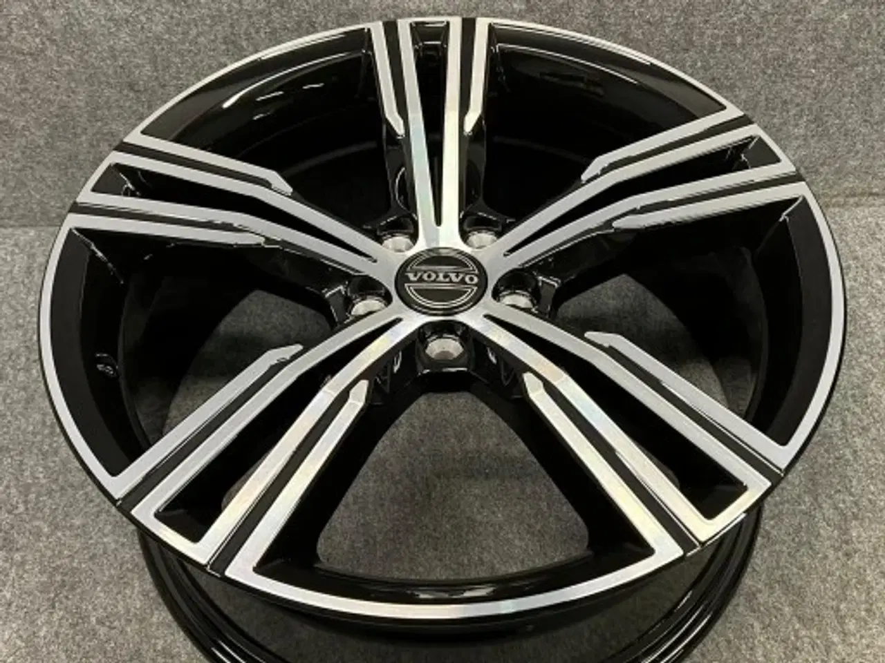 Billede 1 - ALUFÆLGE VOLVO V60 S60 19"