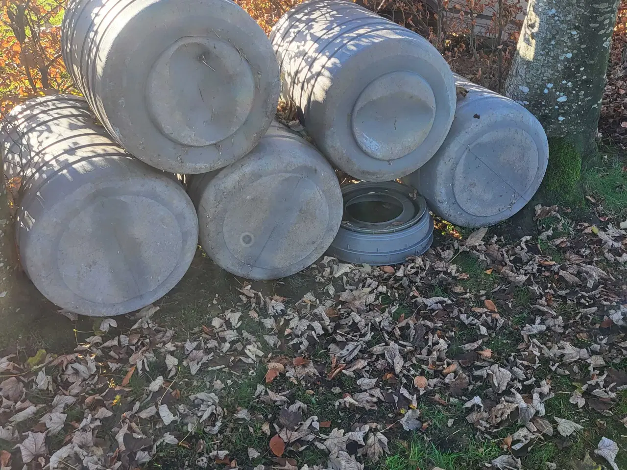 Billede 3 - Div fodertønder 