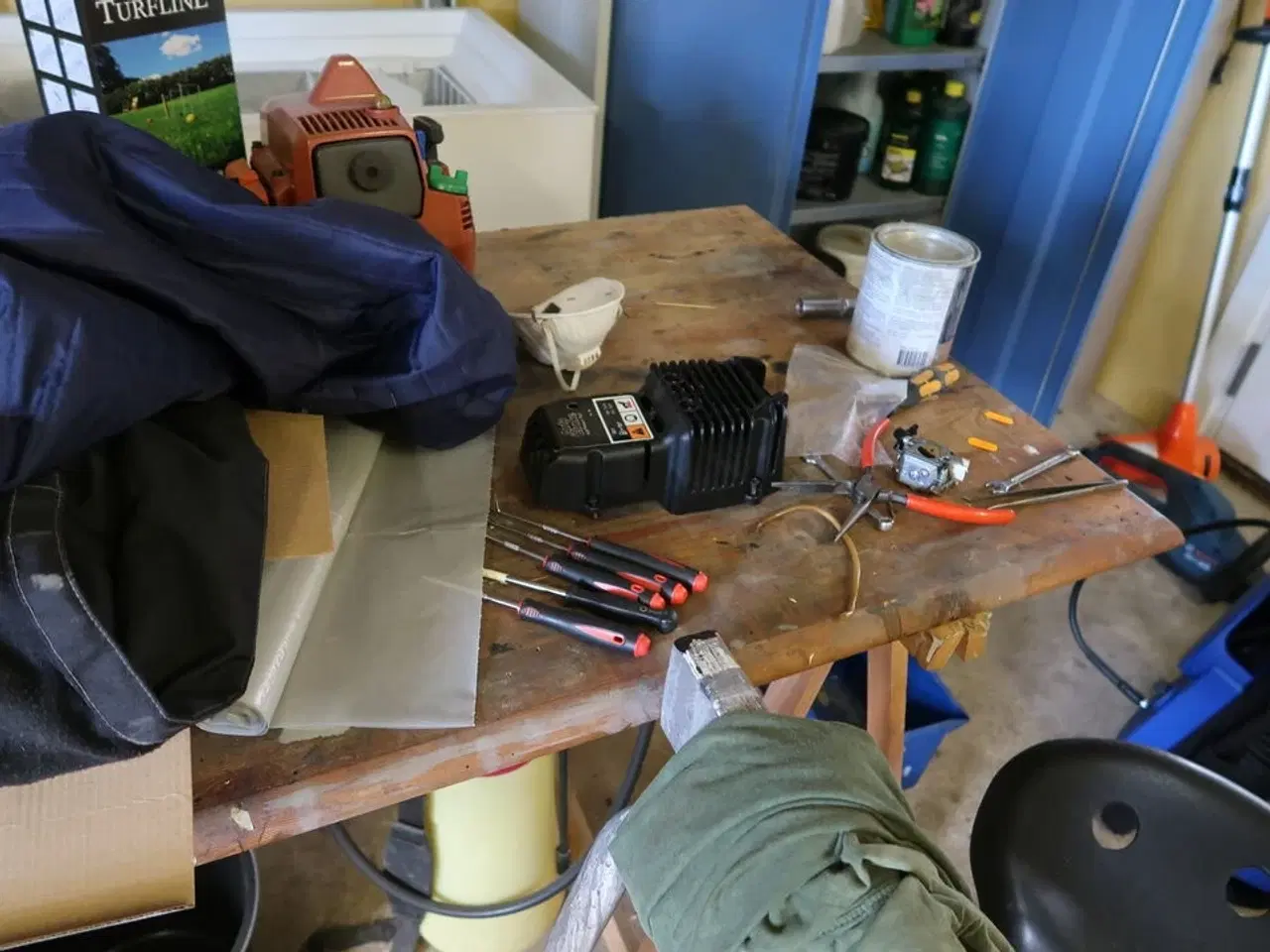 Billede 3 - Bordplade med 2 stk. bukke uden indhold