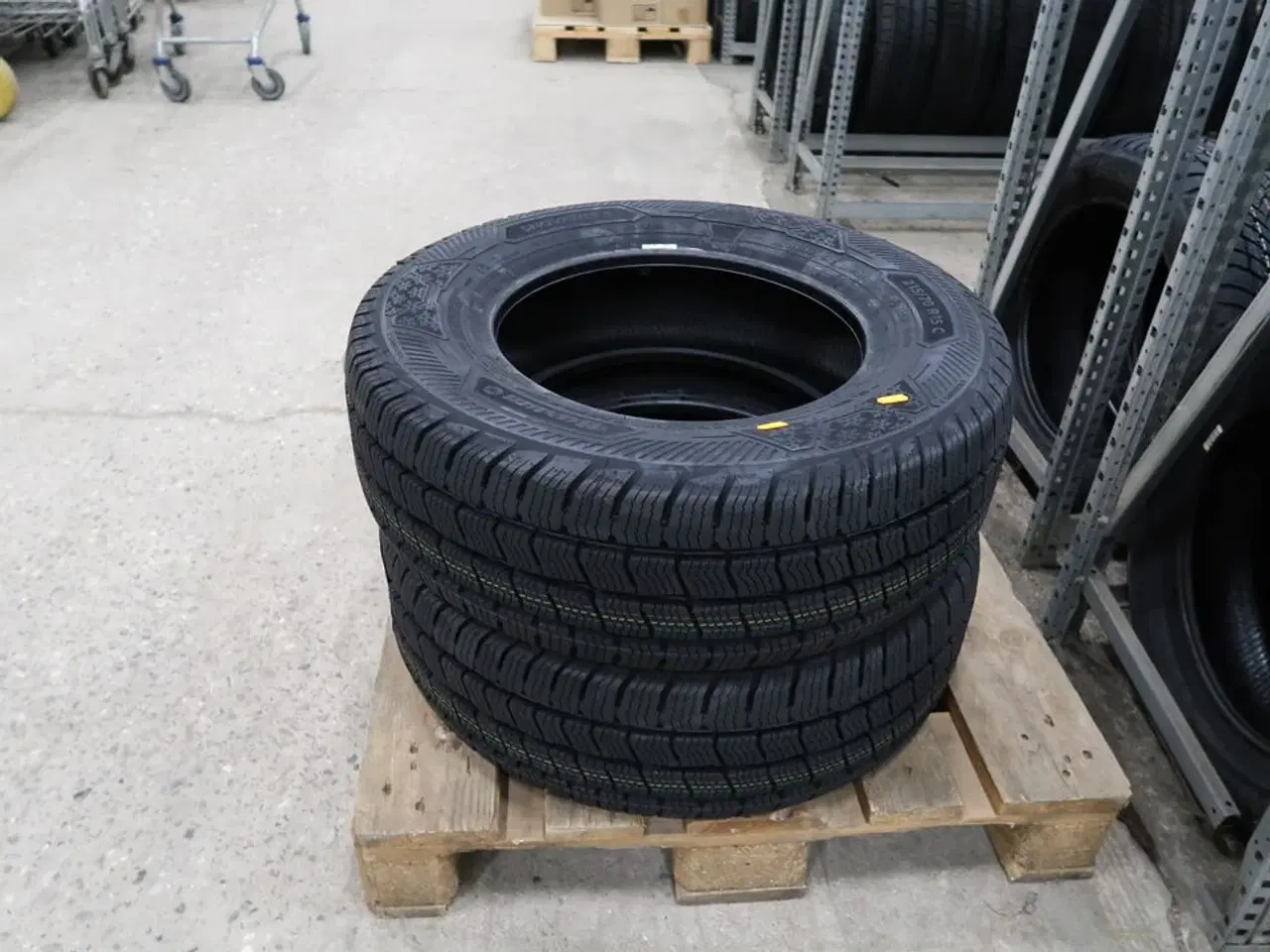 Billede 1 - 2 stk. dæk BARUM 215/70R15 C 109/107R