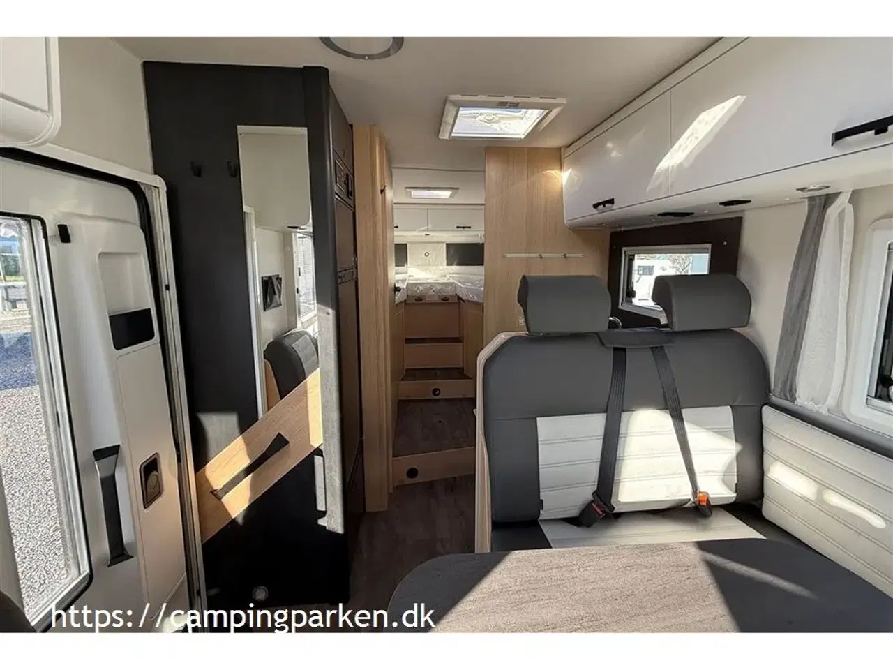 Billede 10 - 2026 - SunLight I 68 Adventure Edition   Sunlights flagskib med enkeltsenge, automatgear, 180hk og 4.400 kg. chassis