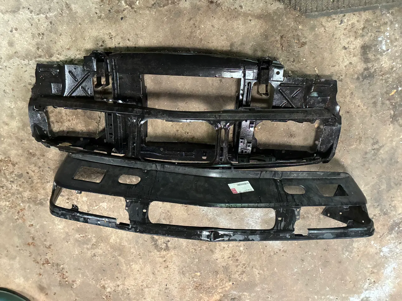 Billede 1 - Bmw e28 fra 1981-1987. Hel ny front i to dele